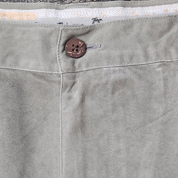 VINTAGE TOMMY BAHAMA 100% SILK PLEATED SHORTS SIZE 38 - Picture 2 of 6